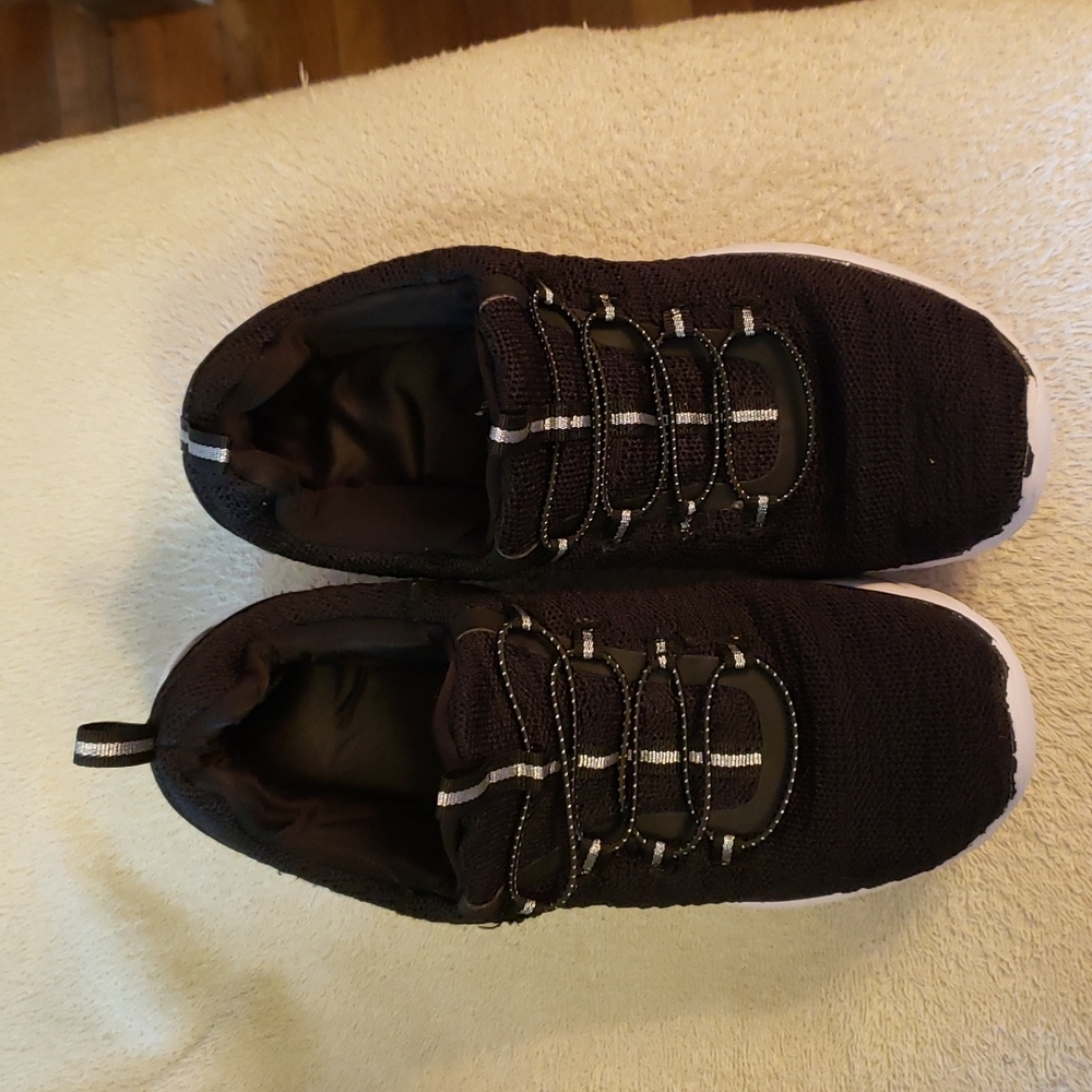Athletico Sneakers